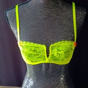 VICTORIA SECRET BRA 32C
